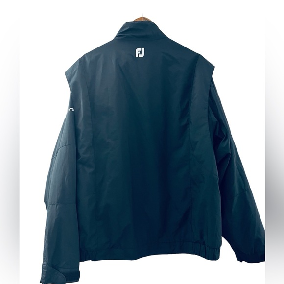 FOOTJOY DRYJOYS Men's Golf Short Sleeve
Pullover Jacket - Picture 4 of 7